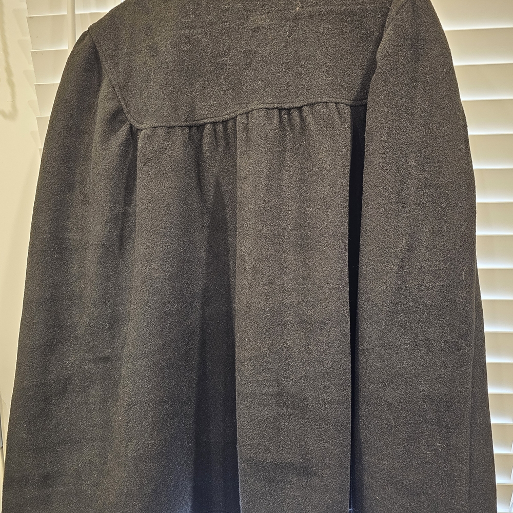 Chic Black Women's Cape with Bow Detail - Picture 3 of 6